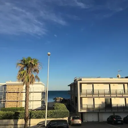 Popo's Beach House Apartment *